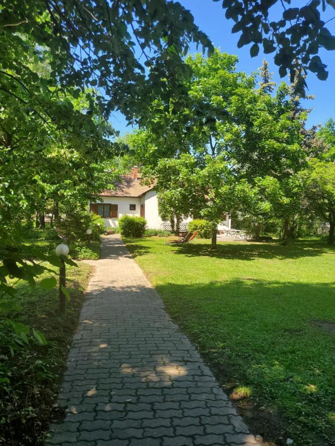 Liget Ueduelo Siofok Bed and Breakfast Εξωτερικό φωτογραφία