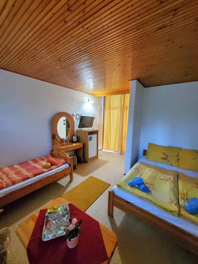 Liget Ueduelo Siofok Bed and Breakfast Εξωτερικό φωτογραφία