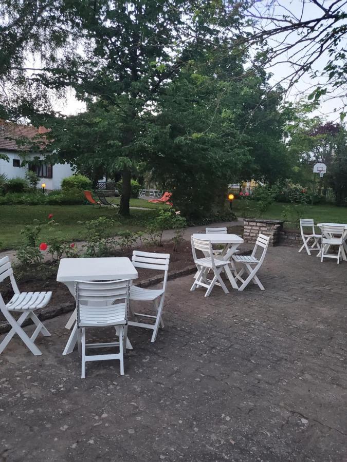 Liget Ueduelo Siofok Bed and Breakfast Εξωτερικό φωτογραφία